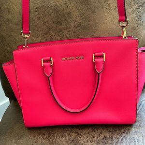 Michael Kors Selma Satchel Hot Pink!